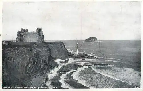 Scotland North Berwick - Tantallon Castle and Bass Rock