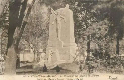 France Moulins sur Allier Monument aux Enfants de Moulins tombes au Champ d'Honneur (1914-1918)