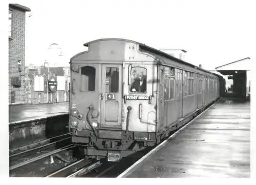 British railroad surface public transport photographic print Pamlin 1960 Croydon 12 x 16 cm Putney Bridge train