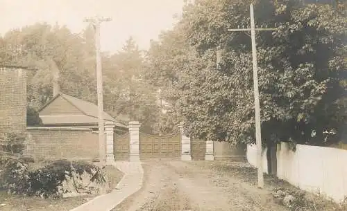 Place to identify real photo