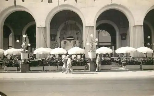 Place to identify real photo