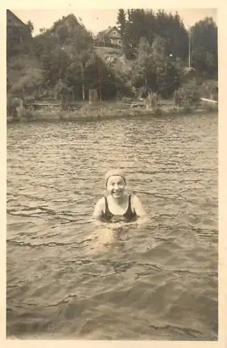 Photograph ca. 6 x 9 cm anonymous persons woman bathing instant photo