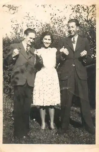 Photograph ca. 6 x 9 cm anonymous persons instant photo