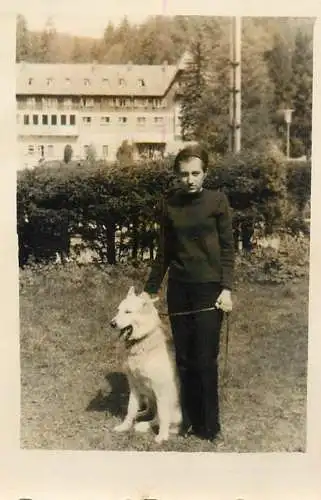 Photograph ca. 6 x 9 cm anonymous person dog pet souvenir photo