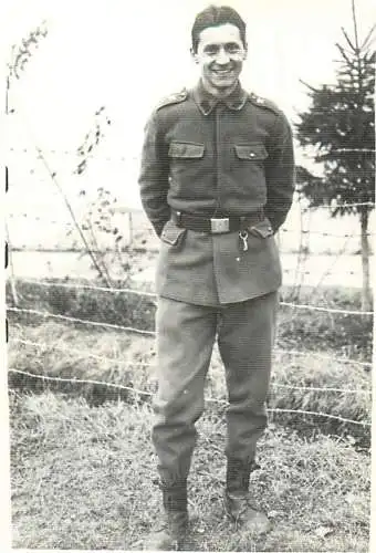 Photograph ca. 6 x 9 cm Romanian army military souvenir photo uniform