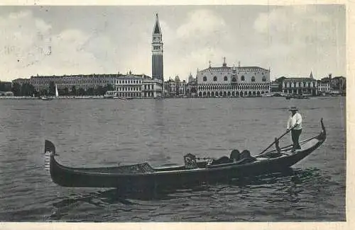 Italy Venezia panorama e gondola