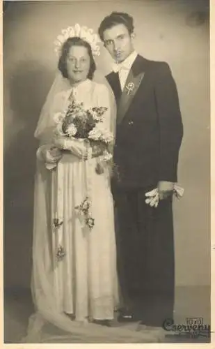 Romnaia wedding souvenir photographic postcard Kolozsvar 1946 studio Cserveny
