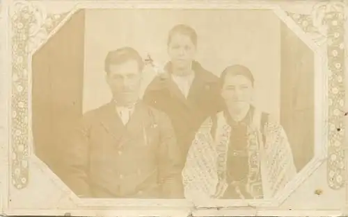 Photographic souvenir postcard family portrait