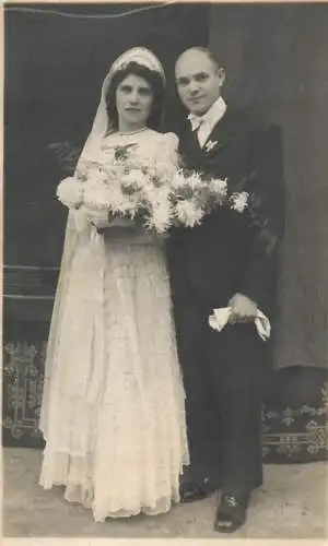 Marriage photographic souvenir photo groom & bride