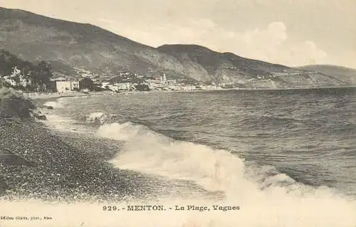 France Menton plage et vagues de la mer
