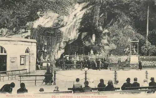 France Lourdes La Grotte Miraculeuse