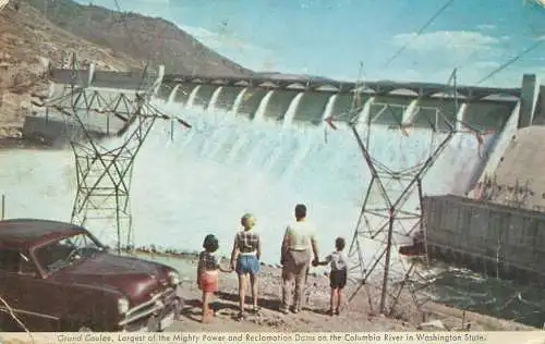 USA Columbia River Dam tourist family sightseeing