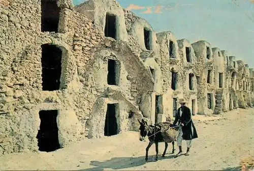 Tunisia Medenine - Ghorfas ethnic types and scenes