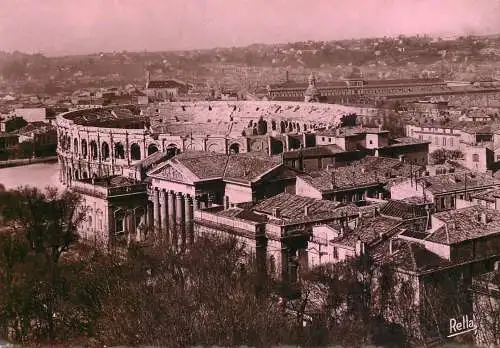 France Nîmes le palais de justice et les arenes