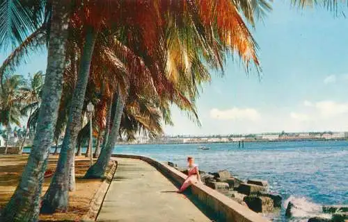 Panama Colon promenade