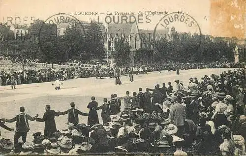 France Lourdes Procession de l'Esplanade