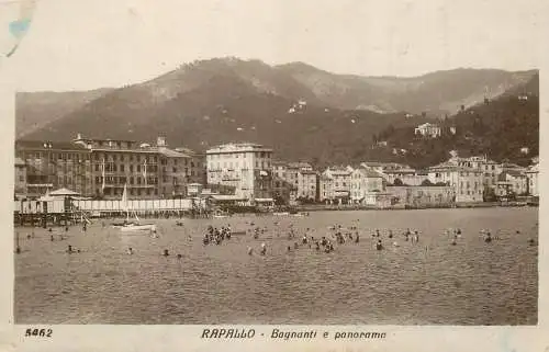 Italy Rappallo (Genoa area) Bagnanti e panorama