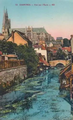 France Chartres vue sur l'Eure et la Cathedrale