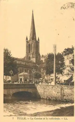 France Tulle (Correze) La Correze et la Cathedrale