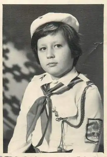 Anonymous persons Romania 1977 school uniform history souvenir photo