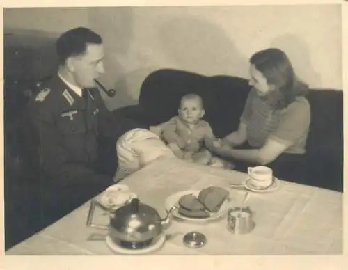 Military family souvenir photo 8 x 11 cm