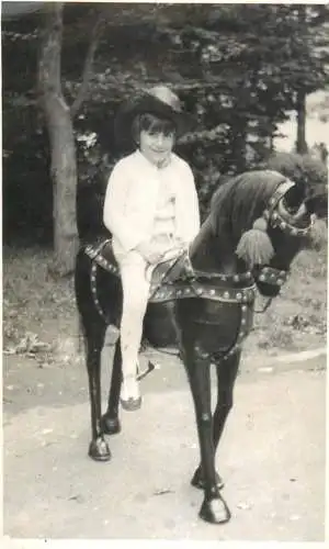 Romania souvenir photo 1988 cute girl posing on horse 9 x 13 cm