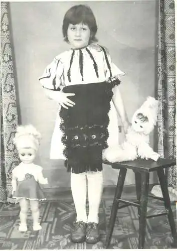 Romania anonymous persons souvenir photo girl doll toys folk costume 8 x 11 cm