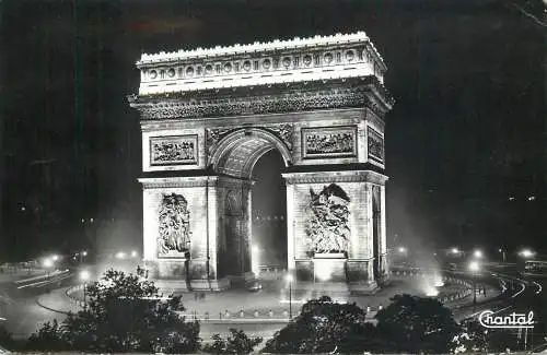 France Paris La Place de l'Etoile avec l'Arc de Triomphe vue de nuit