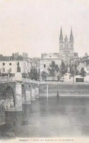 France Angers Pont et la Cathedrale