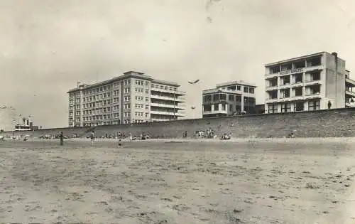 Belgium Oostende Mariakerke Plage et digue de mer