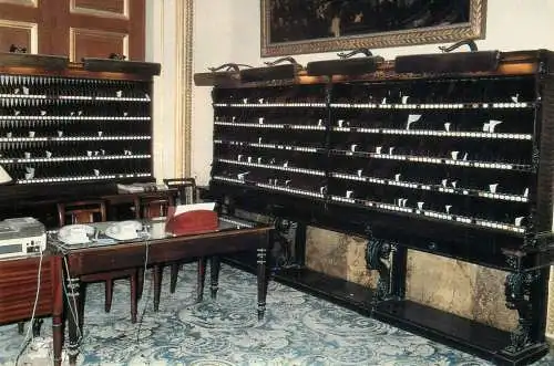 France Expo 1991/1992 Assemblee Nationale Realisee par A.R.S.C.E.N.E.S Salle de Conferences piano