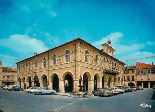 France Fleurence (Gers) La mairie et la place