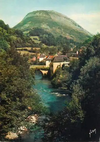 France Licq-Atherey (Basses-Pyrenees) Le "Saison" & Le "Chapeau de Gendarme"