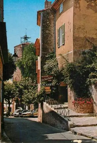 France Bormes-les-Mimosas (Var) Rue Carnot et la Tour de l'Horologe