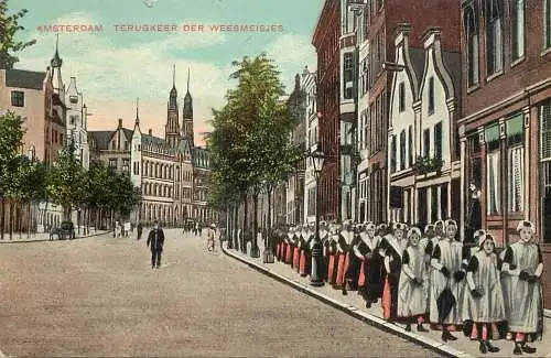 Amsterdam Terugkeer der Weesmeisjes 1913