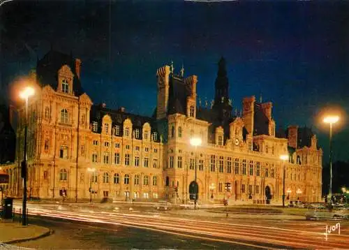 France Paris Hotel de Ville illumine vue de nuit