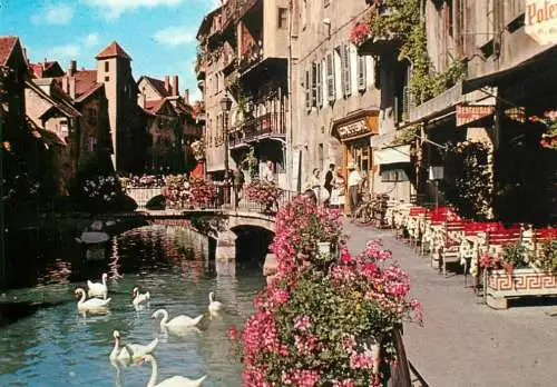 France Annecy vieilles maisons sur le Canal "Le Thiou"