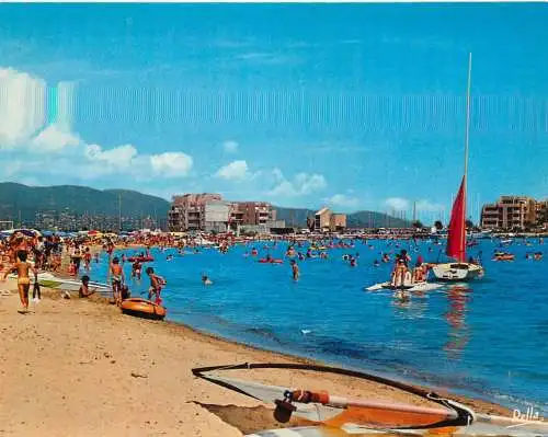 France Bormes-les-Mimosas (Var) Plage de la Faviere et le Port