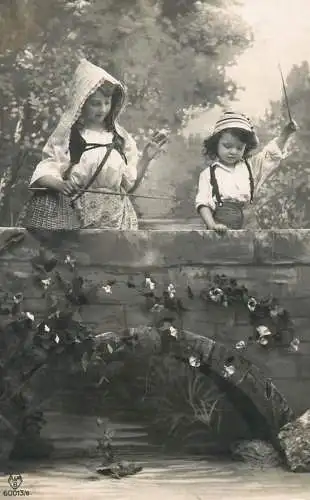 Lovely children couple greetings postcard 1914