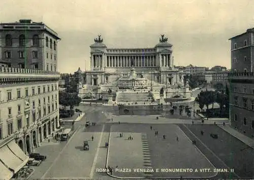 Italy Roma Piazza Venezia e Monumento a Vittorio Emmanuele II