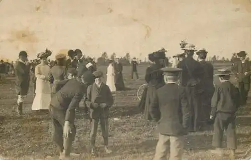 Social history event to identify real photo