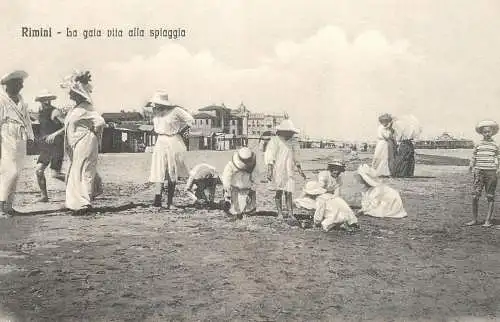 Italia Rimini la gala vita alla spiaggia