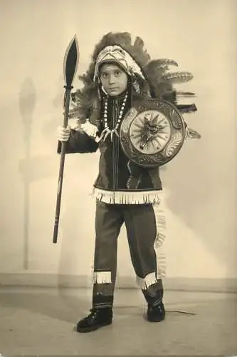 Scenes & landscapes studio foto Roma 1956 boy costume