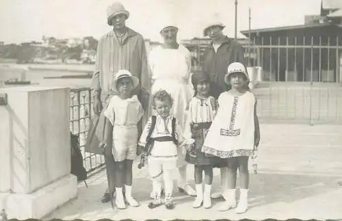 Saint Jean de Luz Romanian tourists souvenir carte foto 1927