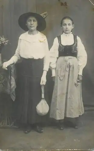 Photographic postcard Hungarian folk types girls costumes
