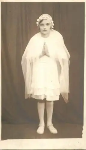 Girl communion souvenir photo postcard