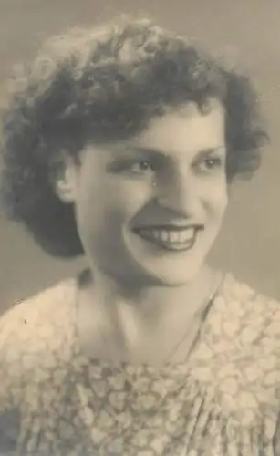 Photographic postcard woman portrait souvenir