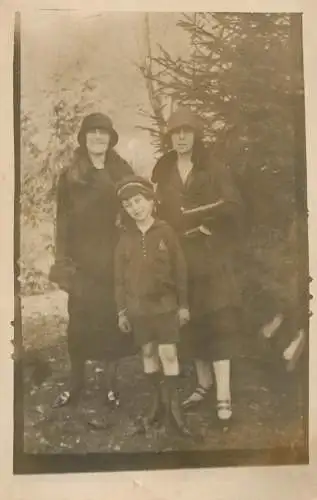 Photographic postcard persons family souvenir vintage photo
