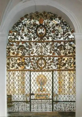 Zisterziensterstift Stams Basilika Das Rosengitter der Heilige-Blut Kapelle von Bernhard Bachnetzer
