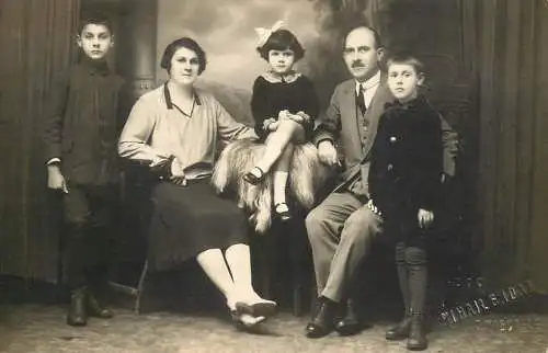 Romania family souvenir photo postcard studio foto Mihail G. Ioan T. Magurele